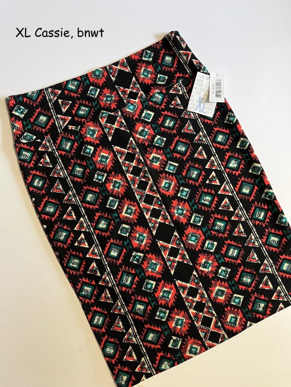 XL Lularoe Cassie pencil skirt, SW vertical stripes